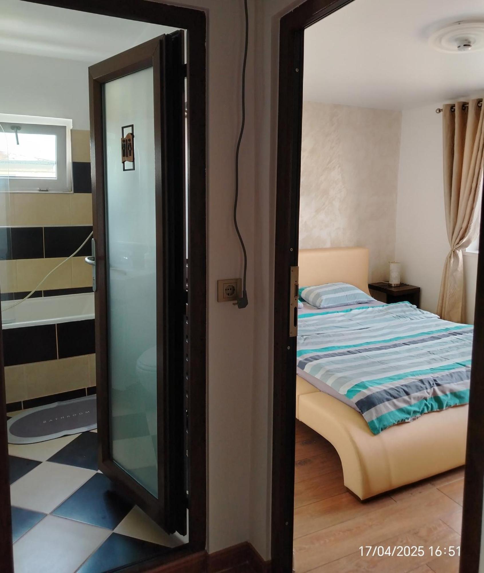 Arka Apartment クラヨーヴァ エクステリア 写真